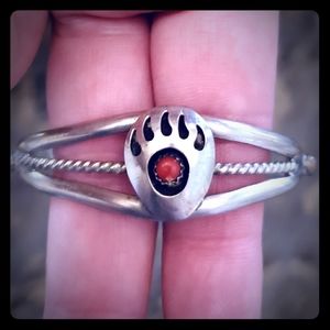 Toddler bear 🐻 paw bracelet